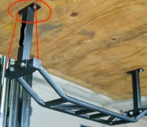 Ceiling pull-up bar with short mounting plates