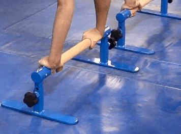 Very stable parallettes with wide crosslegs